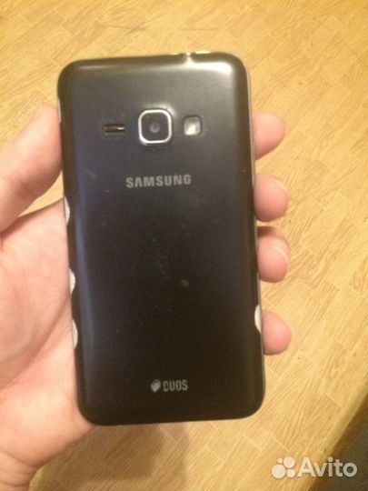 Смартфон samsung galaxy j1