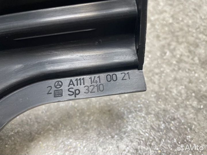 Крышка двигателя Mercedes-Benz E-Class W210