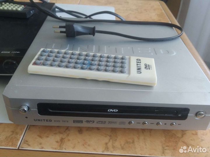 Портативный dvd плеер supra DVD united