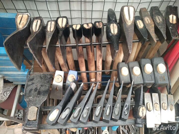 Советские кувалды, топоры, молотки, ключи, лопаты
