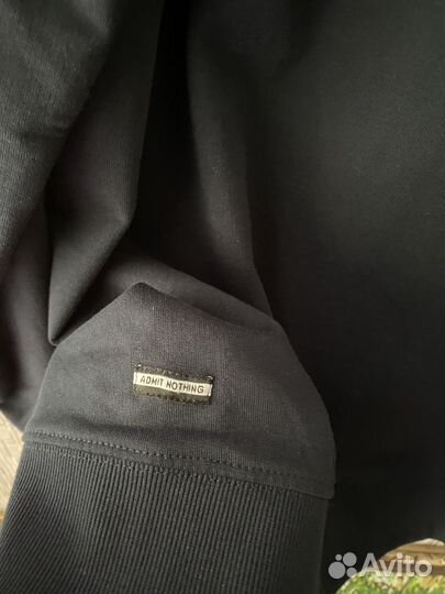 Свитшот weekend offender