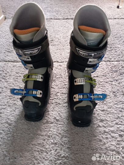 Комплект горнолыжные ботинки, лыжи