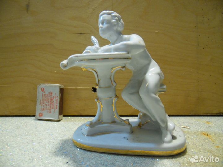 Статуэтки разные