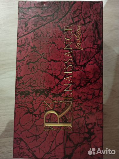 Продам босоножки новые