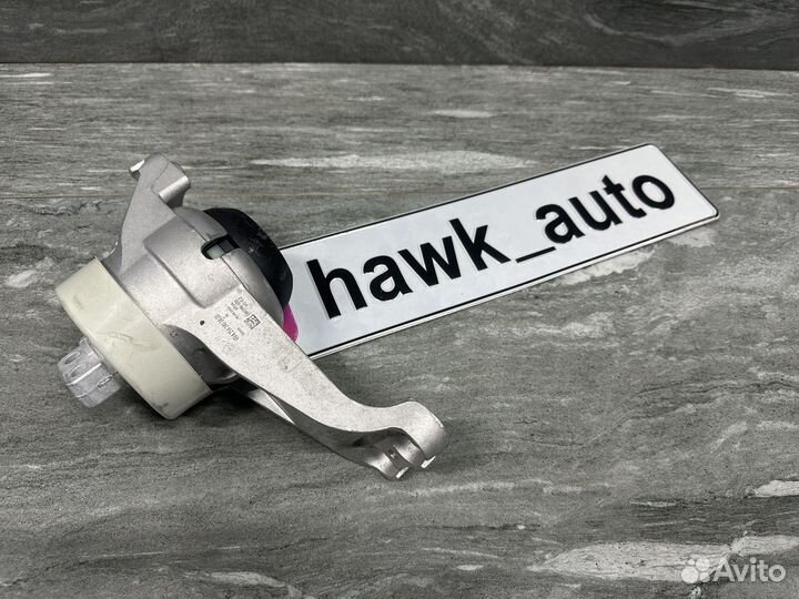 Новый рычаг Mercedes W214