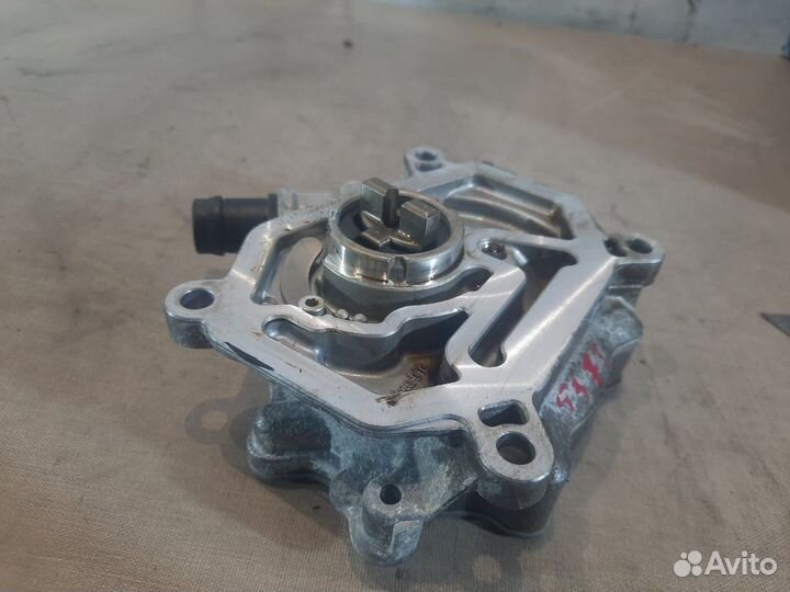 Вакуумный насос тормозов Mercedes Gla180 X156