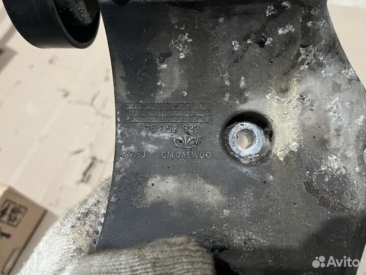 Кронштейн кондиционера Шевроле Авео Т250