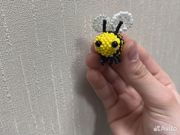 Пчелка из бисера