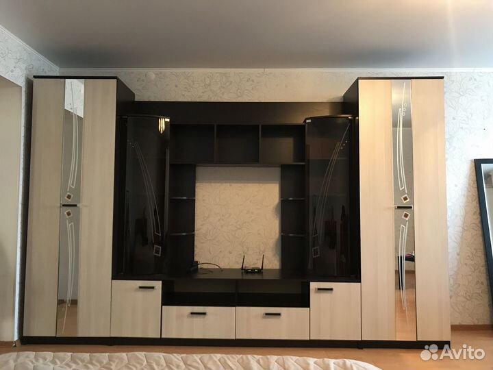 Стенка в гостиную