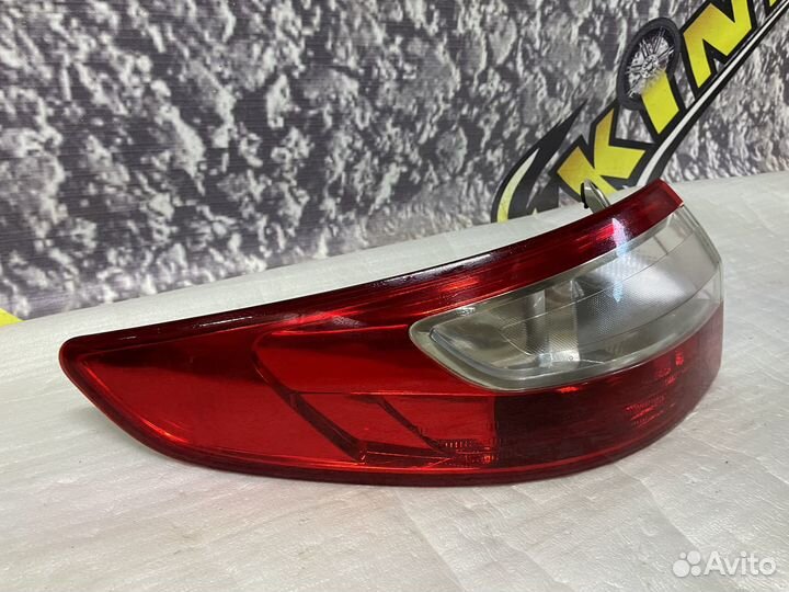 Фонарь задний наружный левый Renault Fluence