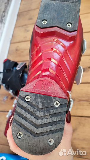 Горнолыжные ботинки atomic