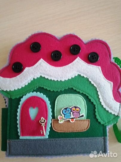 Развивающая книга-кукольный дом из фетра