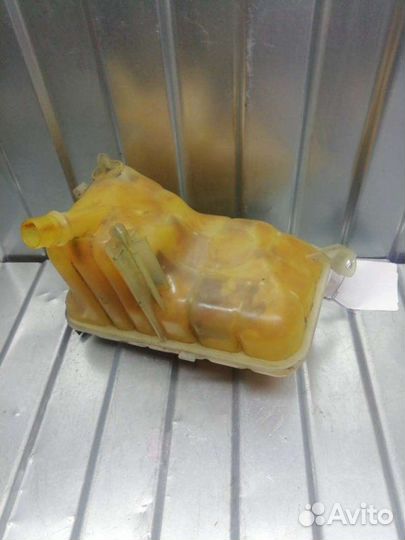 Расширительный бачок Peugeot 407 2.0 2005