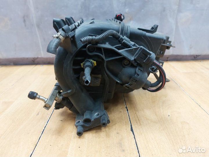 Коллектор впускной Opel Astra H хетчбэк 3-Х дв