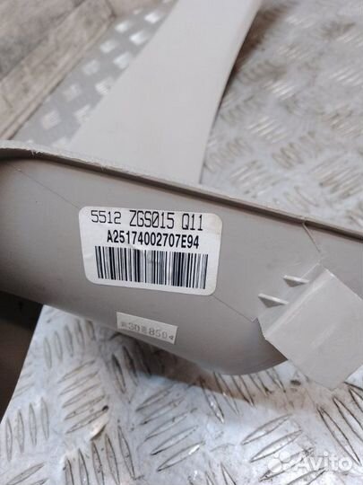 Накладка крышки багажника правая Mercedes-Benz