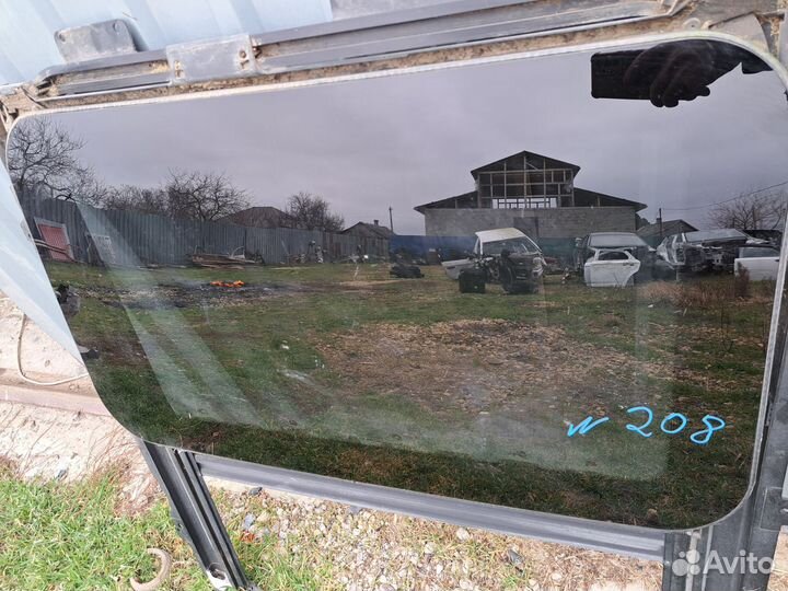 Люк Mercedes w208