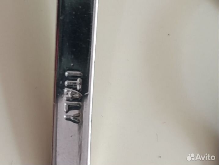 Подвеска gucci на кожаном шнурке новое