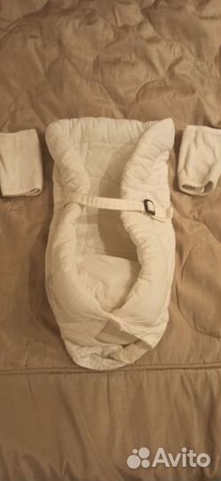 Вставка для новорожденных ergobaby