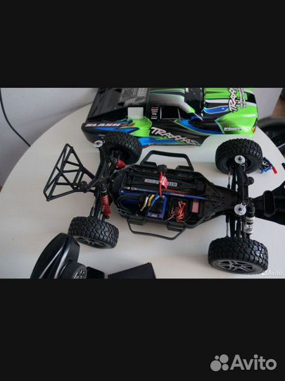 Машина на радиоуправлении traxxas slash 4x4