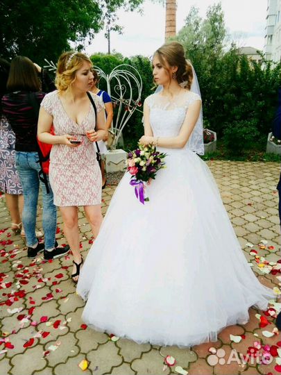 Свадебное платье