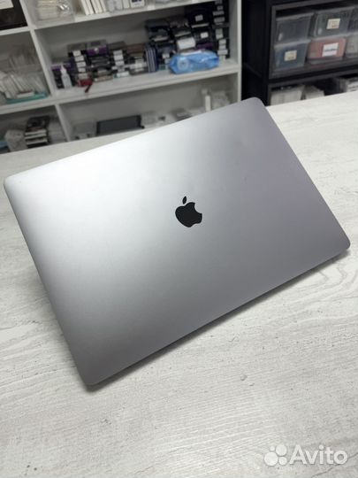 MacBook Pro 16 32/1 tb i9 Space Gray