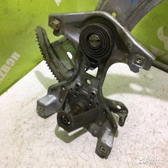 Стеклоподъемник механ. передний правый Фольксваг