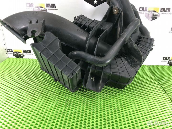 Резонатор воздушного фильтра Mazda 3, Mazda 5