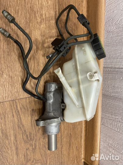 Главный тормозной цилиндр Toyota Yaris