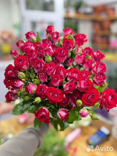 Букеты с доставкой:Кустовые розы