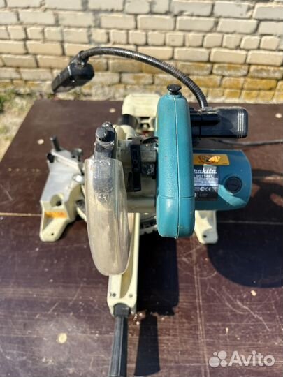 Пила торцовочная Makita LS0714FL