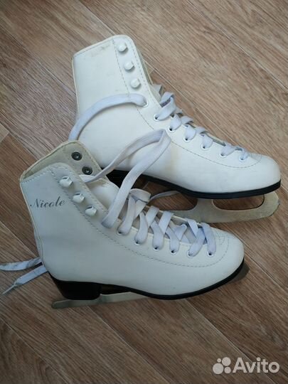 Коньки фигурные детские.33 размер