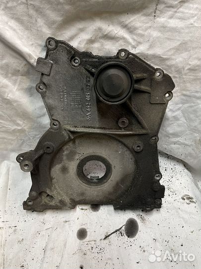 Mercedes Benz R-class передняя крышка двигателя