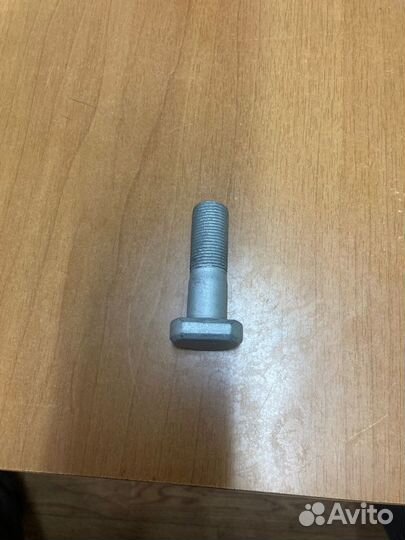 Шпилька колесная(болт) передняя Man Tgl