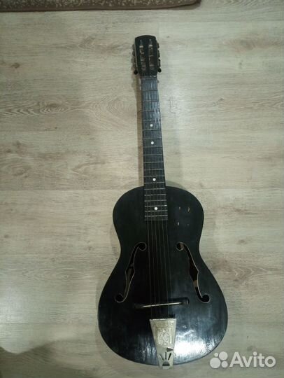 Акустическая гитара