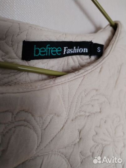 Женское платье трикотажное 44 S