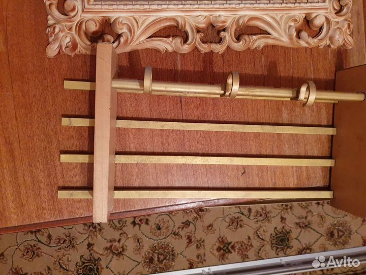 Вешалка для одежды и шапок