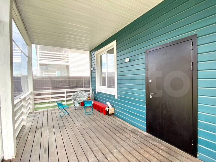 Дом 187 м² на участке 5,5 сот.