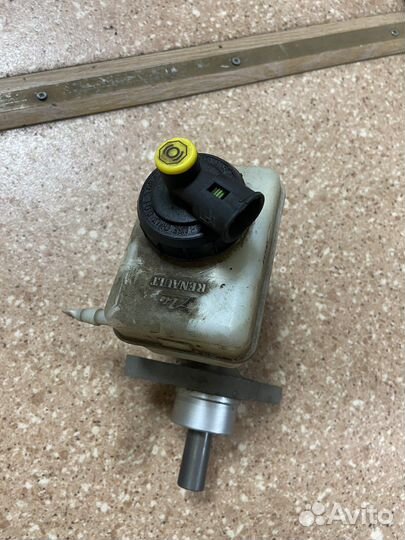 Главный тормозной цилиндр Renault Logan 1