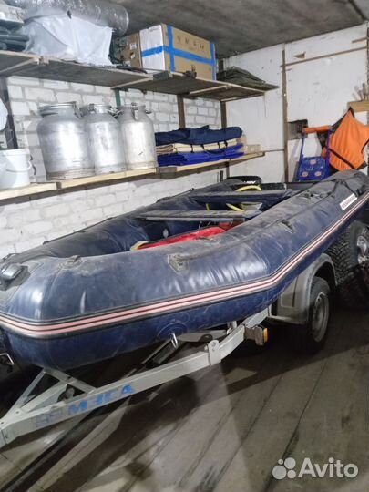 Продам лодку под мотор до 25сил