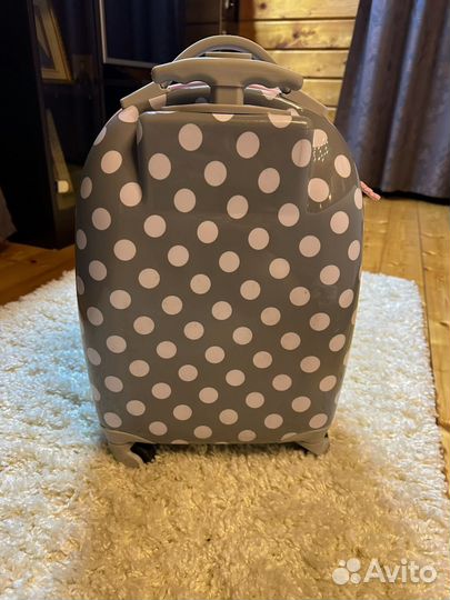 Детский чемодан на колесиках