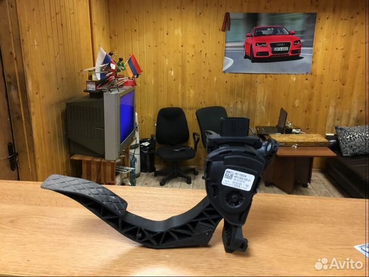 Педаль газа 8K1723523A ауди А4 А5 А6 А8 ку5