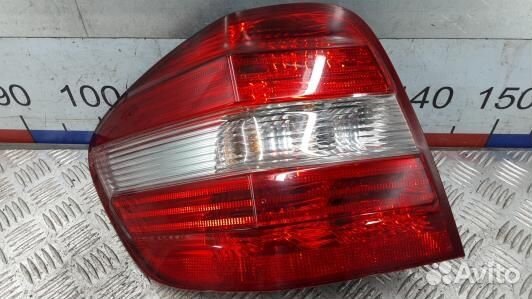 Фонарь задний левый mercedes benz M-class W164 (1B