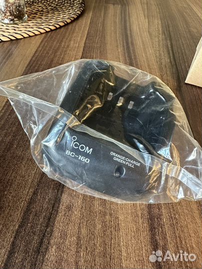 Зарядник icom bc160
