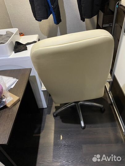Офисное кресло