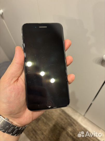 iPhone 8 Plus, 64 ГБ