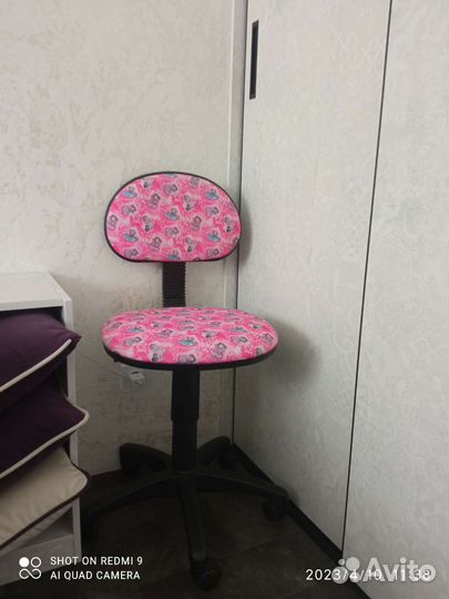 Продам стульчик для девочки