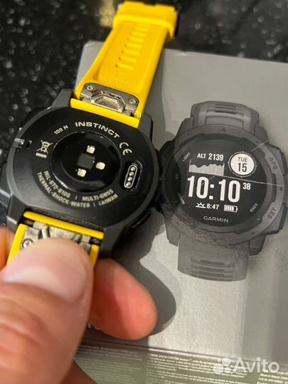 Смарт-часы Garmin Instinct