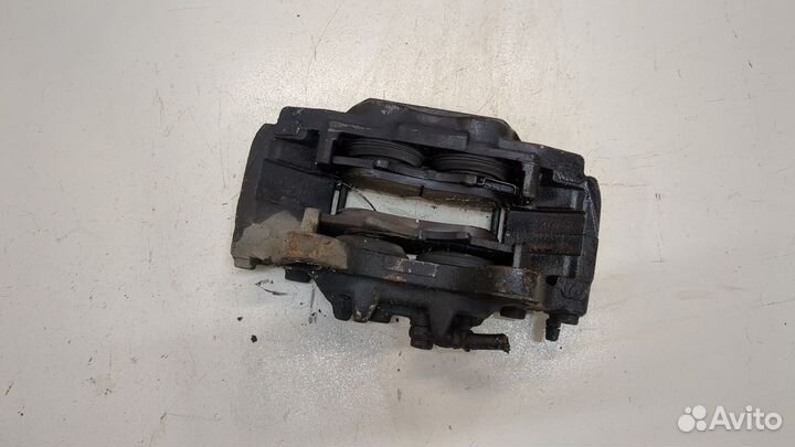 Суппорт Mitsubishi Pajero, 2007