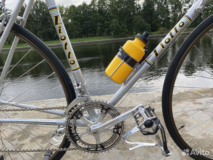 Шоссейный велосипед Liotto
