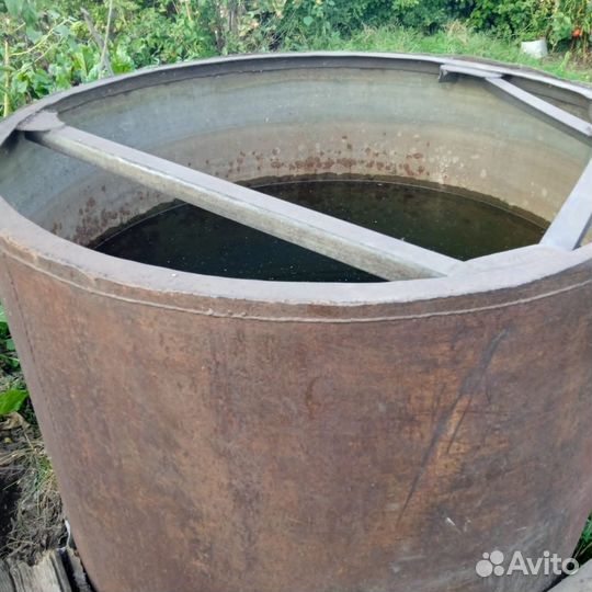 Емкость железная для воды